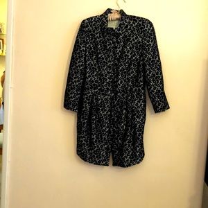 Coat . Leopard print.